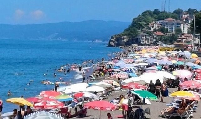 Düzce Akçakoca sahilinde bayramı yoğunluğu