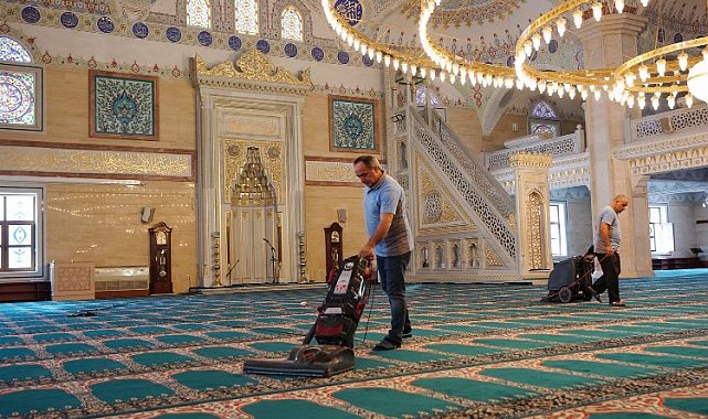 "Geleceğe umut olmaya devam ediyoruz"