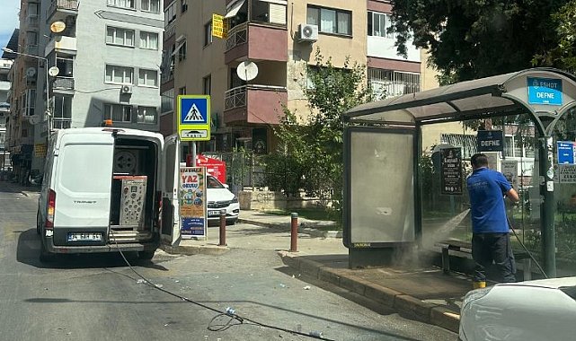 İzmir Karabağlar'da gece gündüz temizlik seferberliği