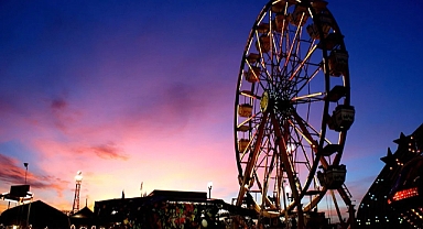 Oregon'da Lunapark Kabusu: 30 Kişi Baş Aşağı Mahsur Kaldı!