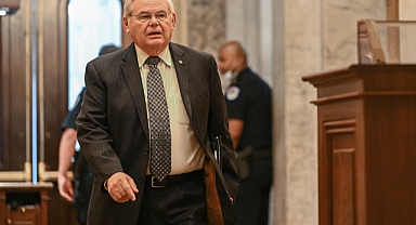 ABD Senatörü Bob Menendez Suçlu Bulundu