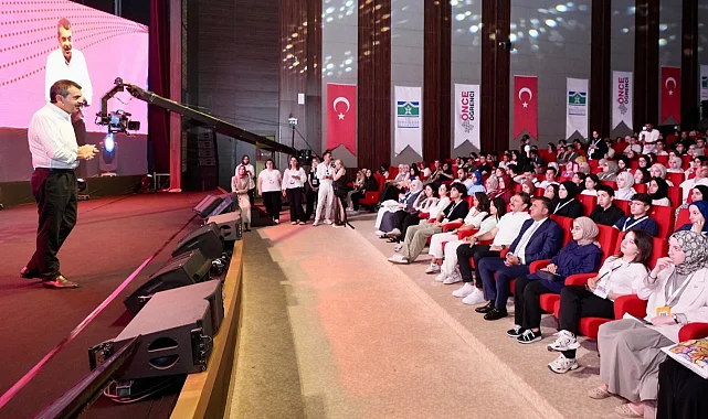 Bakan Tekin, tercih yapacak gençlerle buluştu