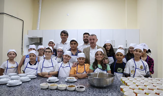 Başkan Büyükakın'dan KO-MEK Ev Becerileri Atölyesi'ne ziyaret