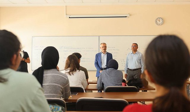 Çiftçi, sınava hazırlanan gençlerle GTÜ'de buluştu