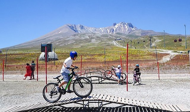 Erciyes'te bisiklet sezonu açıldı
