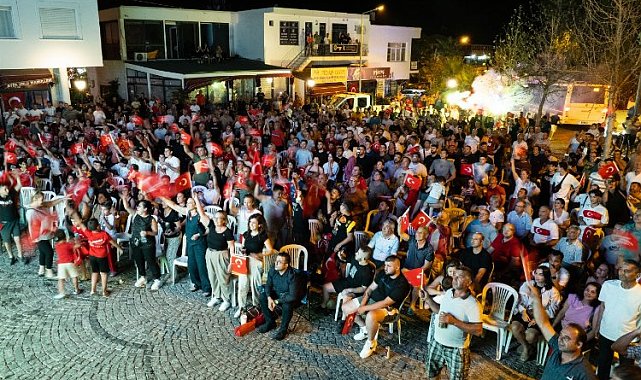 Güzelbahçe'de milli coşku meydanlara taştı
