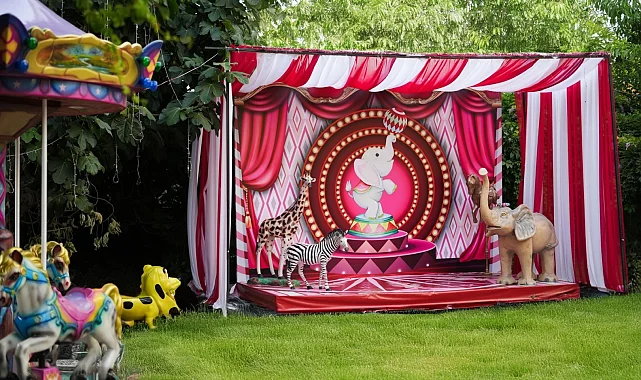 Kızı için lunapark kurdurdu