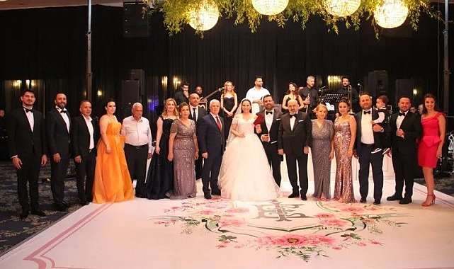 Mutluluğa yelken açtılar
