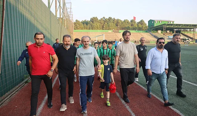 Başkan Çiftçi, minik sporcular ve aileleriyle birlikte spor yaptı