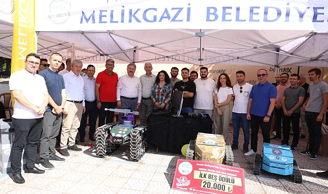 Başkan Palancıoğlu TEKNOFEST öncesi stantları ziyaret etti