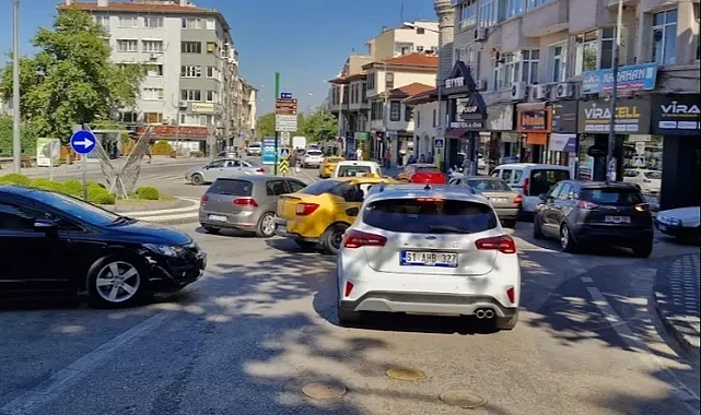 Bursa'da Çekirge Meydanı trafikle boğuşuyor