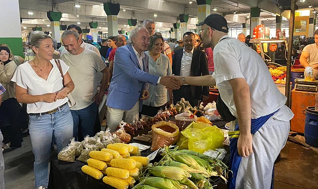 İzmit'te Başkan Vekili'nden pazarcı esnafına 'hayırlı işler'