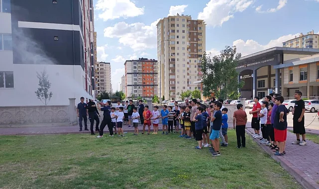 Kayseri Büyükşehir'den gençlere "yangın" bilgilendirmesi