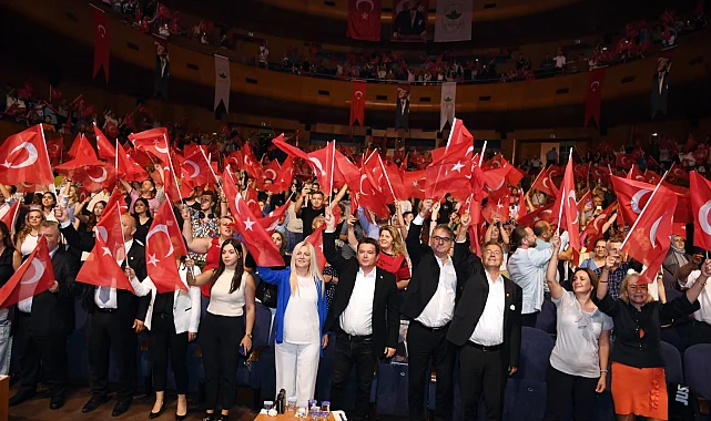 Osmangazi Belediyesi Halk Dansları Topluluğu'ndan büyüleyici gösteri