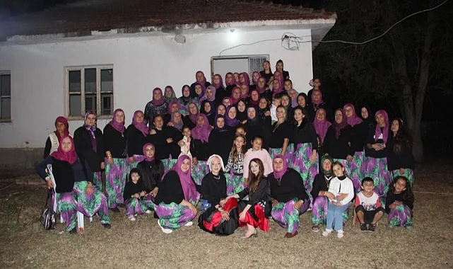 Bilecik'te köylü kadınlardan sıradışı eğlence şalvar gecesi düzenlediler