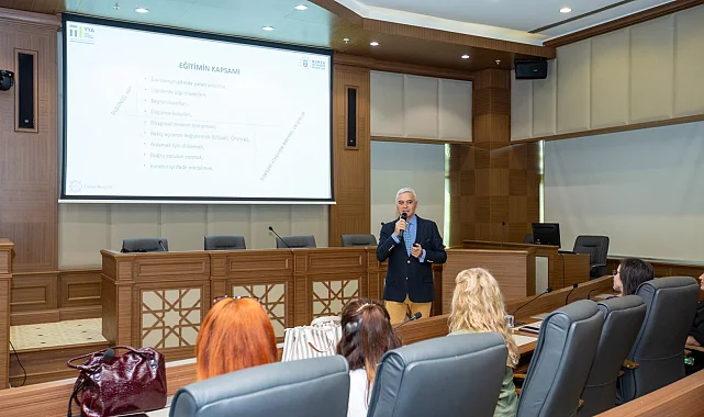 Bursa'da belediye personeline 'Etkili iletişim, problem çözme ve liderlik eğitimi'