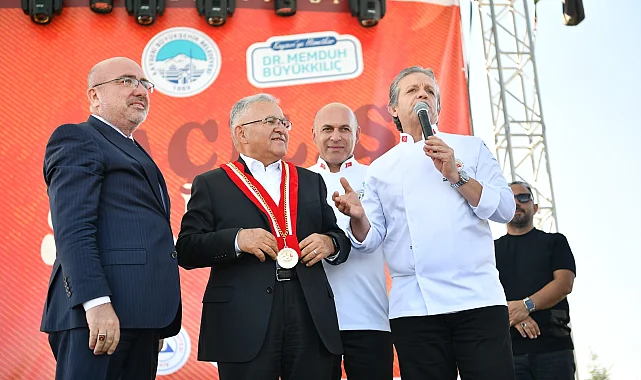 Başkan Büyükkılıç'a, Gastronomi Günleri'nde "duayen" ödülü