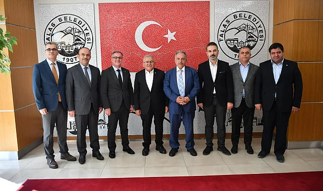  Başkan Büyükkılıç'tan Talas Belediye Başkanı Yalçın'a ziyaret