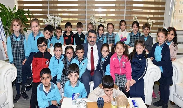 Başkan Yılmaz, "Kız çocukları, Allah'ın bir emaneti, milletin ikbal ışığıdır"
