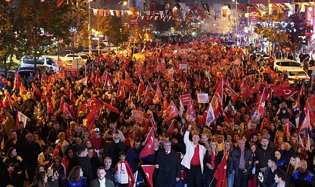 Beylikdüzü Cumhuriyet'in ilanının 101. yılını coşkuyla kutladı