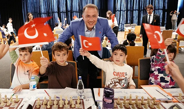 Beylikdüzü'nde 29 Ekim ve Ata'ya Saygı Satranç Turnuvası'na yoğun ilgi