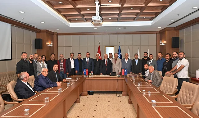 BURSAAKYAD'tan Başkan Bozbey'e anlamlı ziyaret