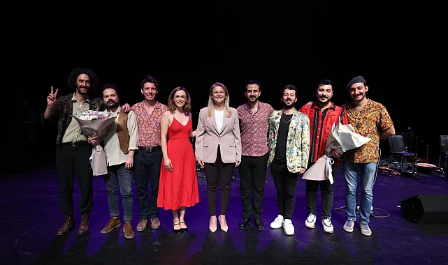 'Cumhuriyet Bizim' şenlikleri Bakırköy'ün dört bir yanında devam ediyor