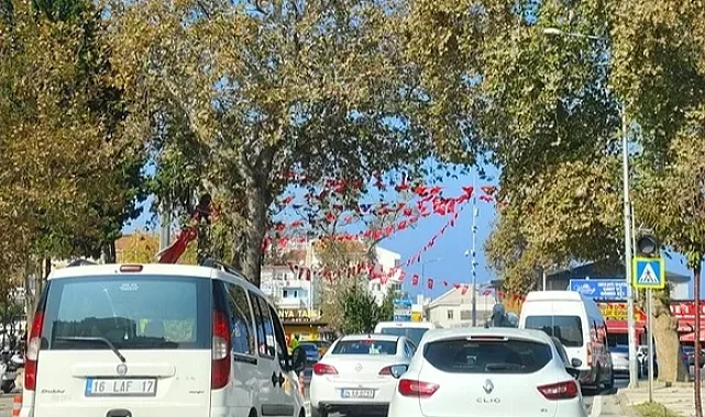 Cumhuriyet coşkusunu Mudanya'da trafik yoğunluğu oluşturdu