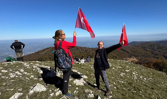 Kartepe'nin zirvesinde Cumhuriyet coşkusu