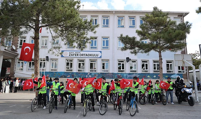 Konya Büyükşehir'in "Güvenli Okul Yolları Projesi"nde 29 Ekim coşkusu