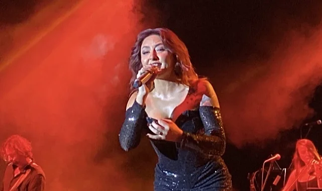 Melek Mosso, Bursa'da hem göze hem de kulağa hitap etti