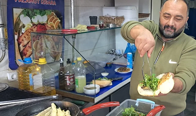 Bursa'da ekmek arası balık keyfi