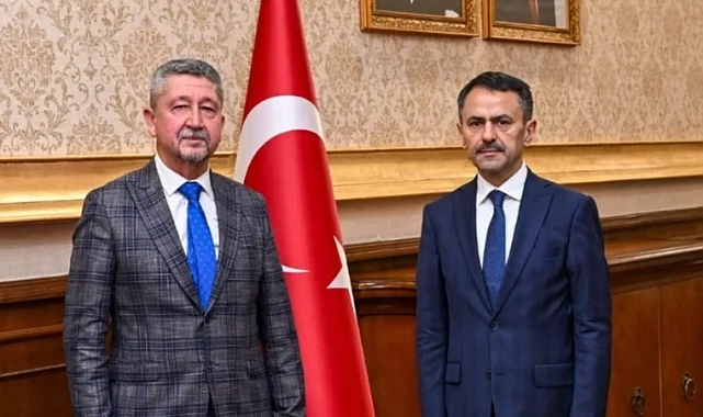Cumhuriyet tarihçisinden Kocaeli valisi İlhami Aktaş'a ziyaret