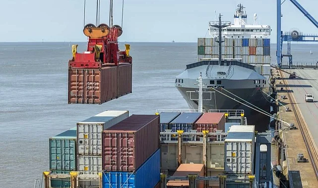 Dış ticaret açığı yüzde 10,5 azaldı