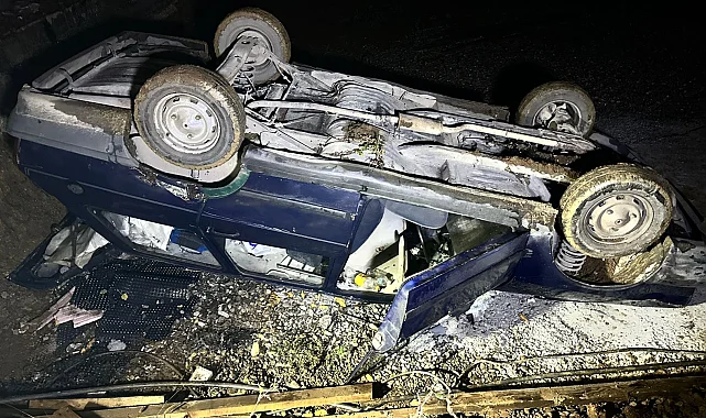Düzce'de şantiye alanına giren otomobil devrildi!