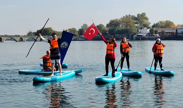 Kırkpınar Spor Bilimleri Fakültesi'nden ayakta kürek sörfü