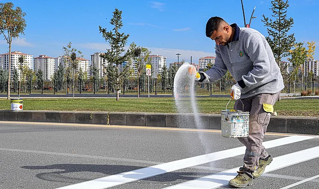 Malatya'da trafik güvenliği için yol çizgi çalışması yapıldı