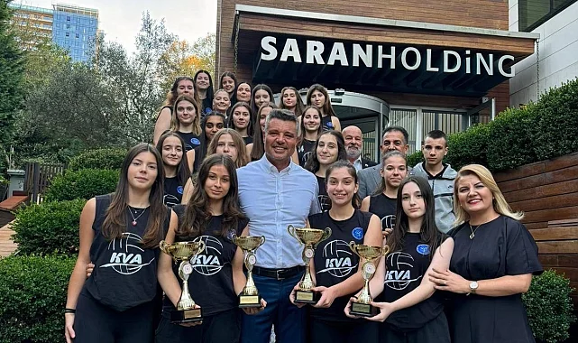 Sadettin Saran ve Başkan Hürriyet Kocaeli Voleybol Akademi'nin maçını izleyecek