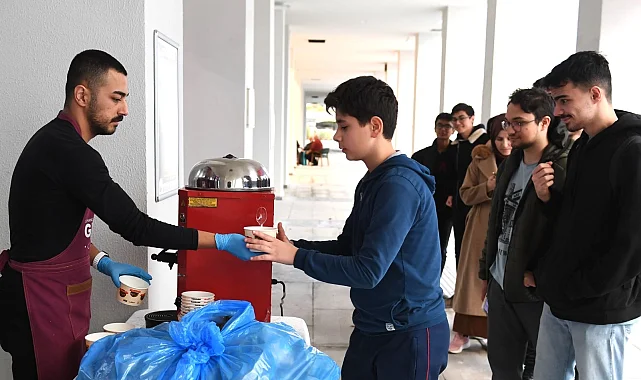 Bursa'da ders çalışan öğrencilere çorbalar Başkan Aydın'dan