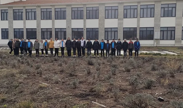 Çankırı'da okul bahçesinde lavanta yetiştiriyorlar