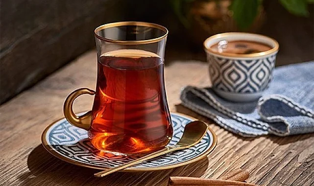 Çayı ve kahveyi şekerli içiyorsanız dikkat!  Sıcak içeceklerdeki dişleri çatlatabilir!