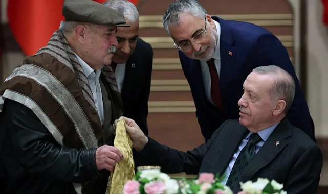 Cumhurbaşkanı Erdoğan 'emektarlarla' buluştu