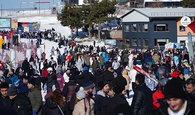 Kayseri Erciyes'e hafta sonu turist akını