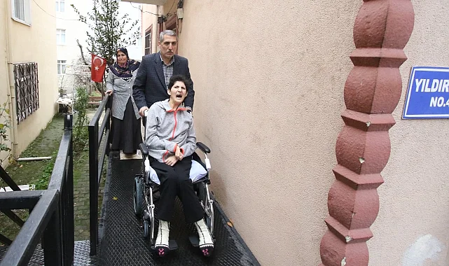 Kocaeli Büyükşehir'den engelli bireye özel rampa