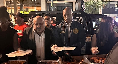 Ali Baba ve Eric Adams, New York'ta ihtiyaç sahiplerine yardım eli uzatmaya devam ediyor