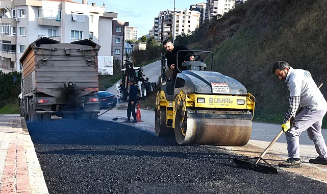 Bursa Gemlik'in yolları ve meydanları yenileniyor