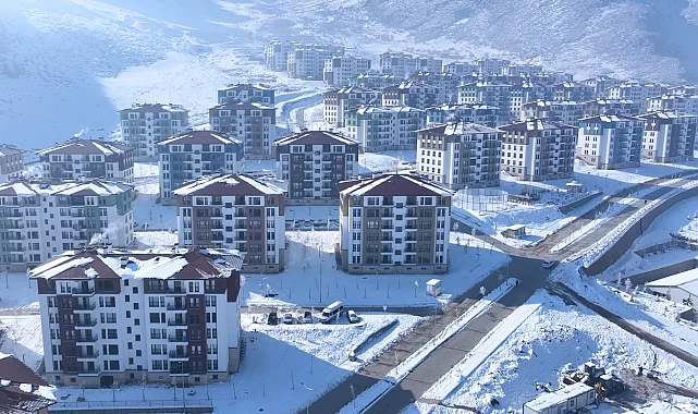 Elbistan'da afetzedeler yeni yuvalarına yerleşiyor