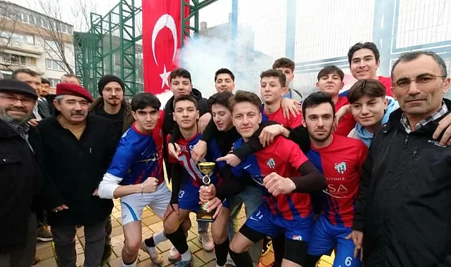 FADIL-DER futbol turnuvasının şampiyonu Dereyüzü oldu