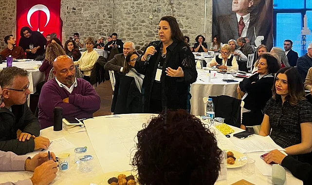 İzmir'den "Nitelikli ve Çağdaş Eğitim Çalıştayı"