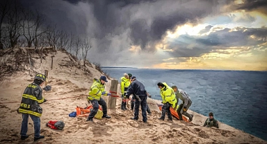Michigan'da manzara keyfi kabusa dönebilir! Kurtarma hizmeti 3 bin dolara mal olabiliyor!
